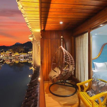 Fenghuang Ancient Town Lazy Cat Riverside Inn Εξωτερικό φωτογραφία