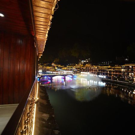 Fenghuang Ancient Town Lazy Cat Riverside Inn Εξωτερικό φωτογραφία
