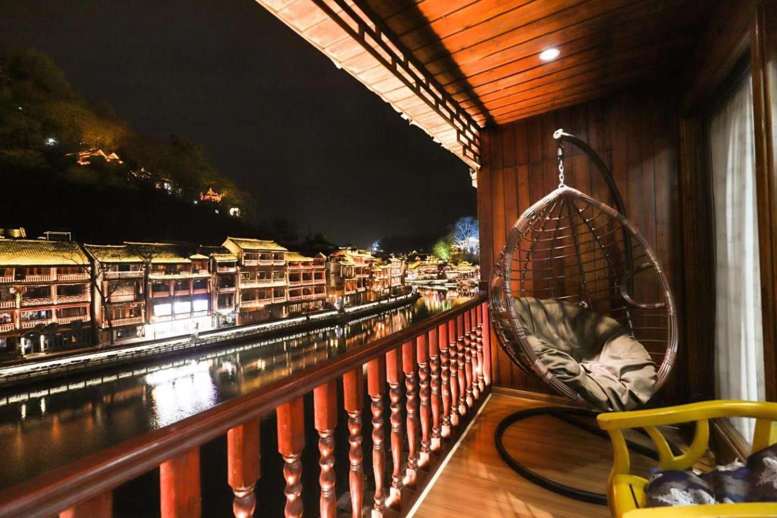 Fenghuang Ancient Town Lazy Cat Riverside Inn Εξωτερικό φωτογραφία