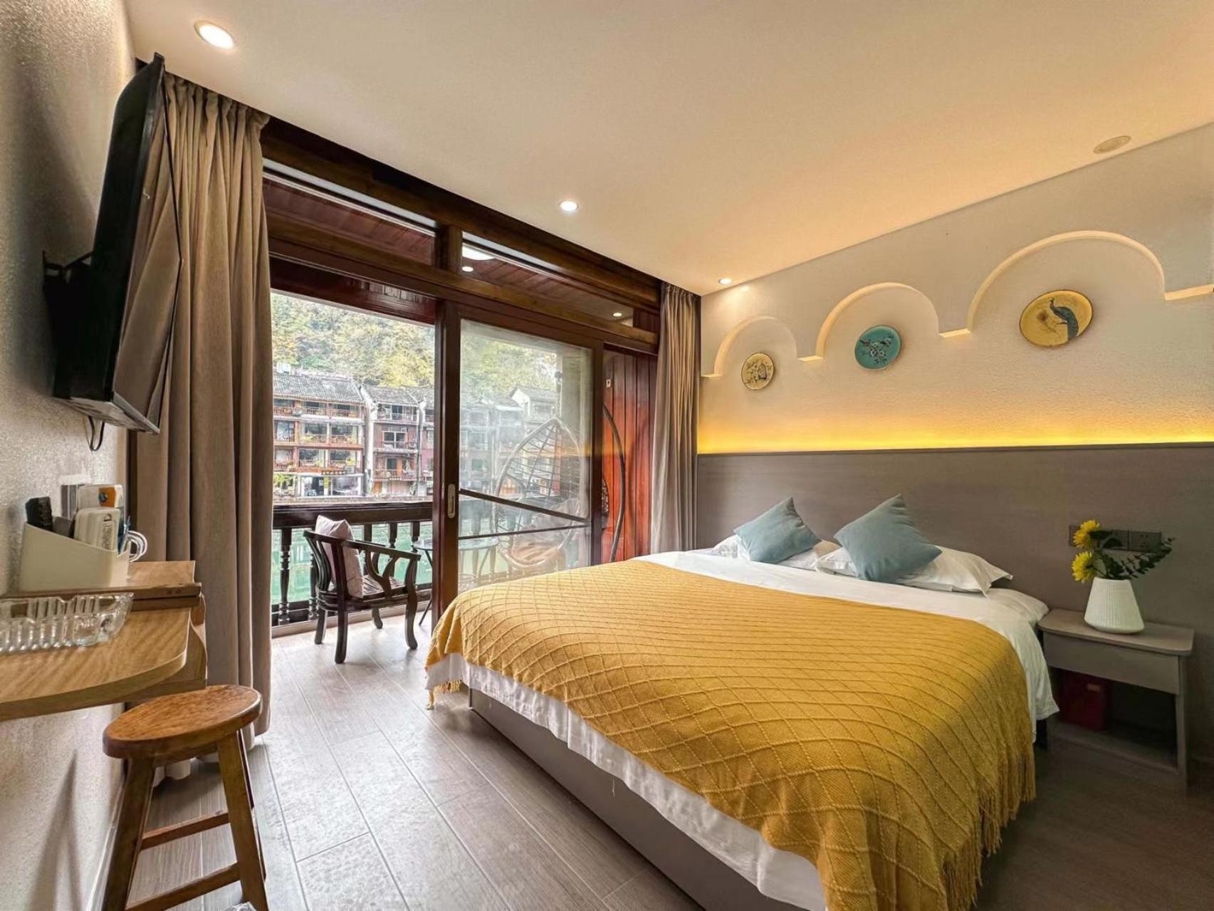 Fenghuang Ancient Town Lazy Cat Riverside Inn Εξωτερικό φωτογραφία