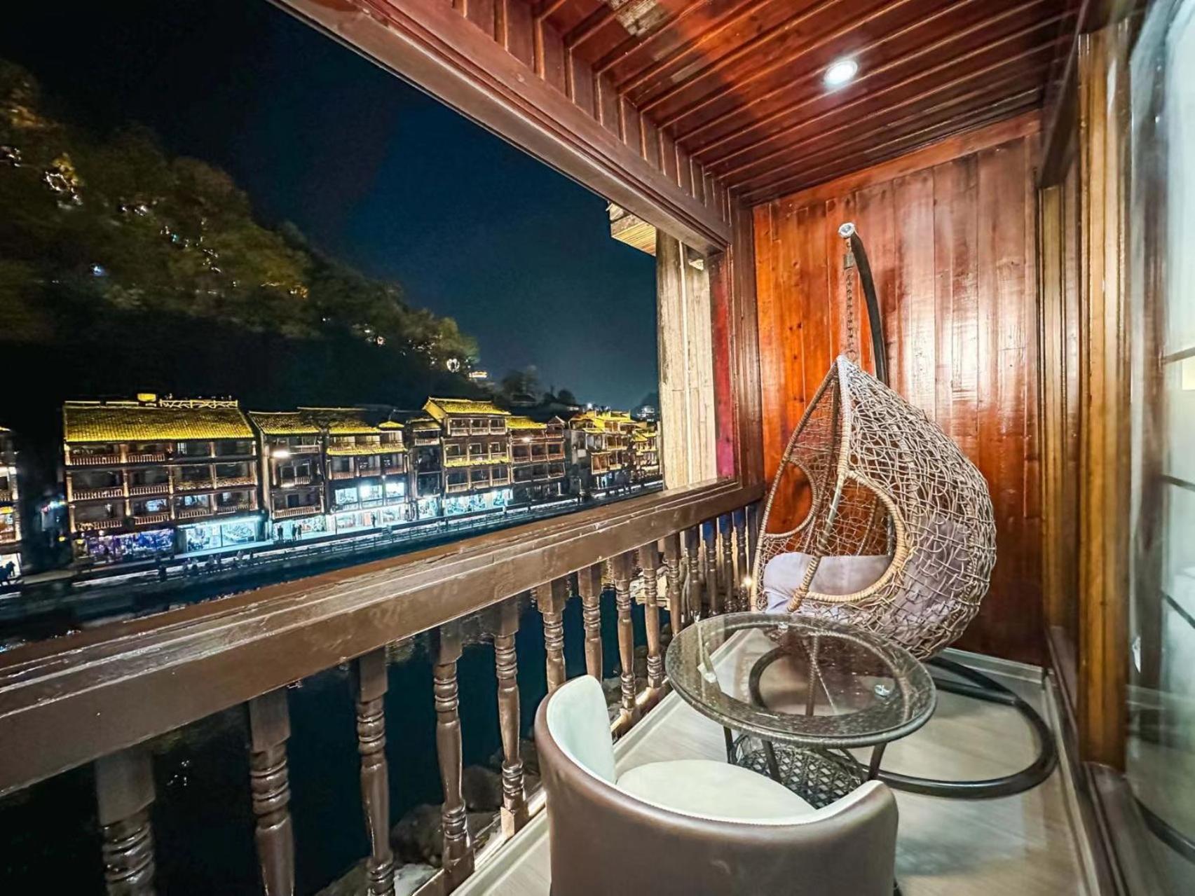 Fenghuang Ancient Town Lazy Cat Riverside Inn Εξωτερικό φωτογραφία