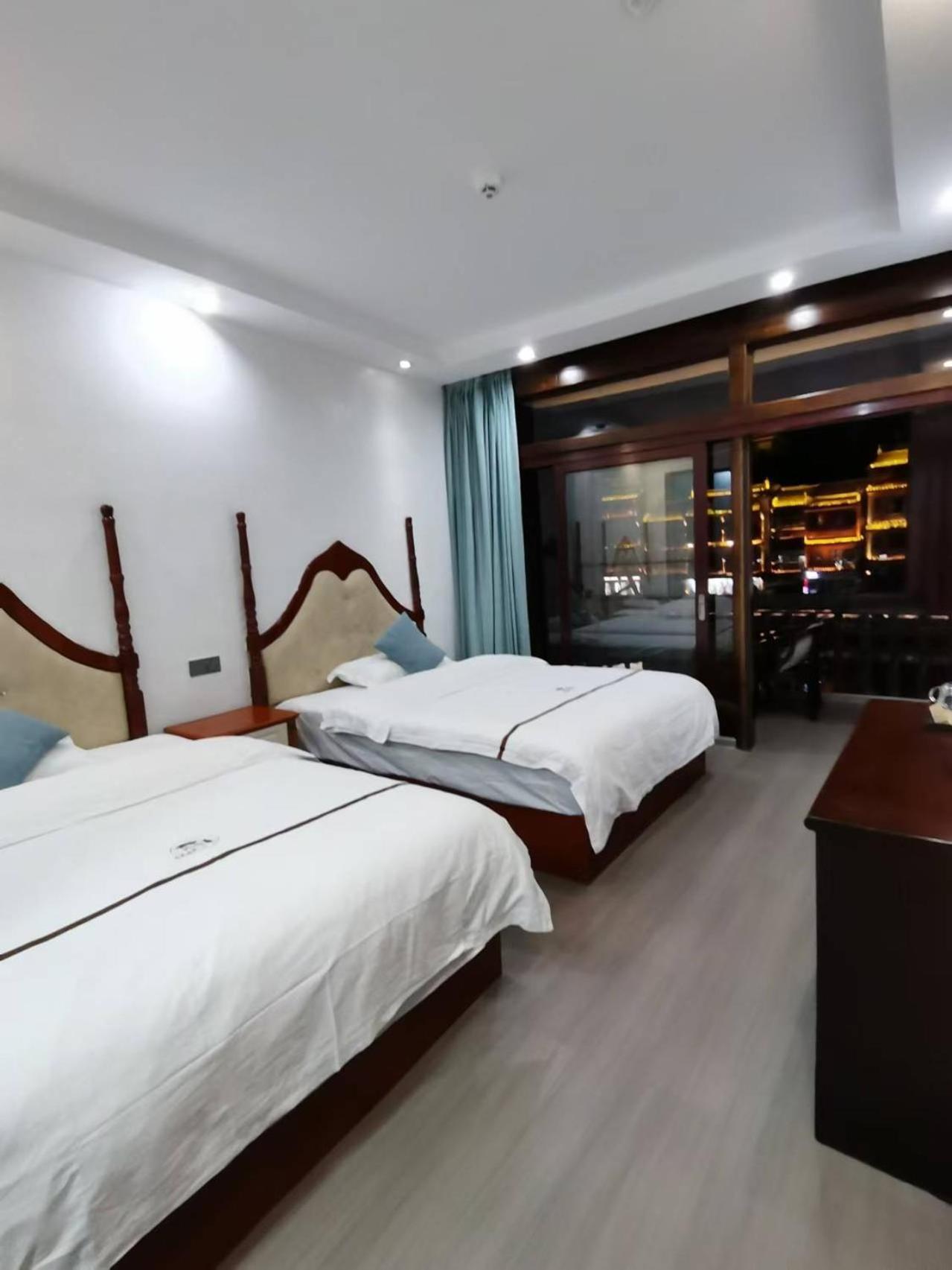Fenghuang Ancient Town Lazy Cat Riverside Inn Εξωτερικό φωτογραφία