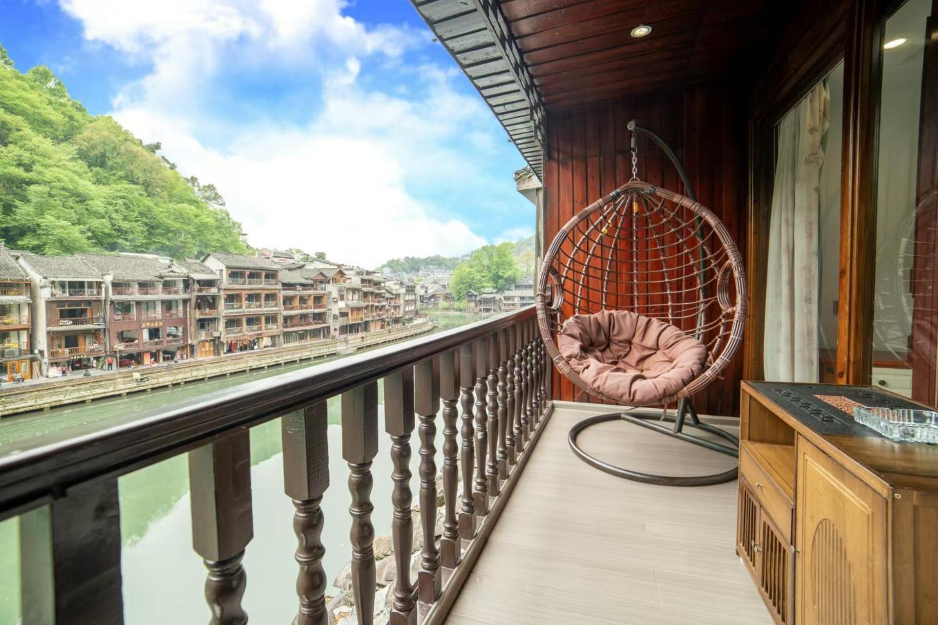 Fenghuang Ancient Town Lazy Cat Riverside Inn Εξωτερικό φωτογραφία