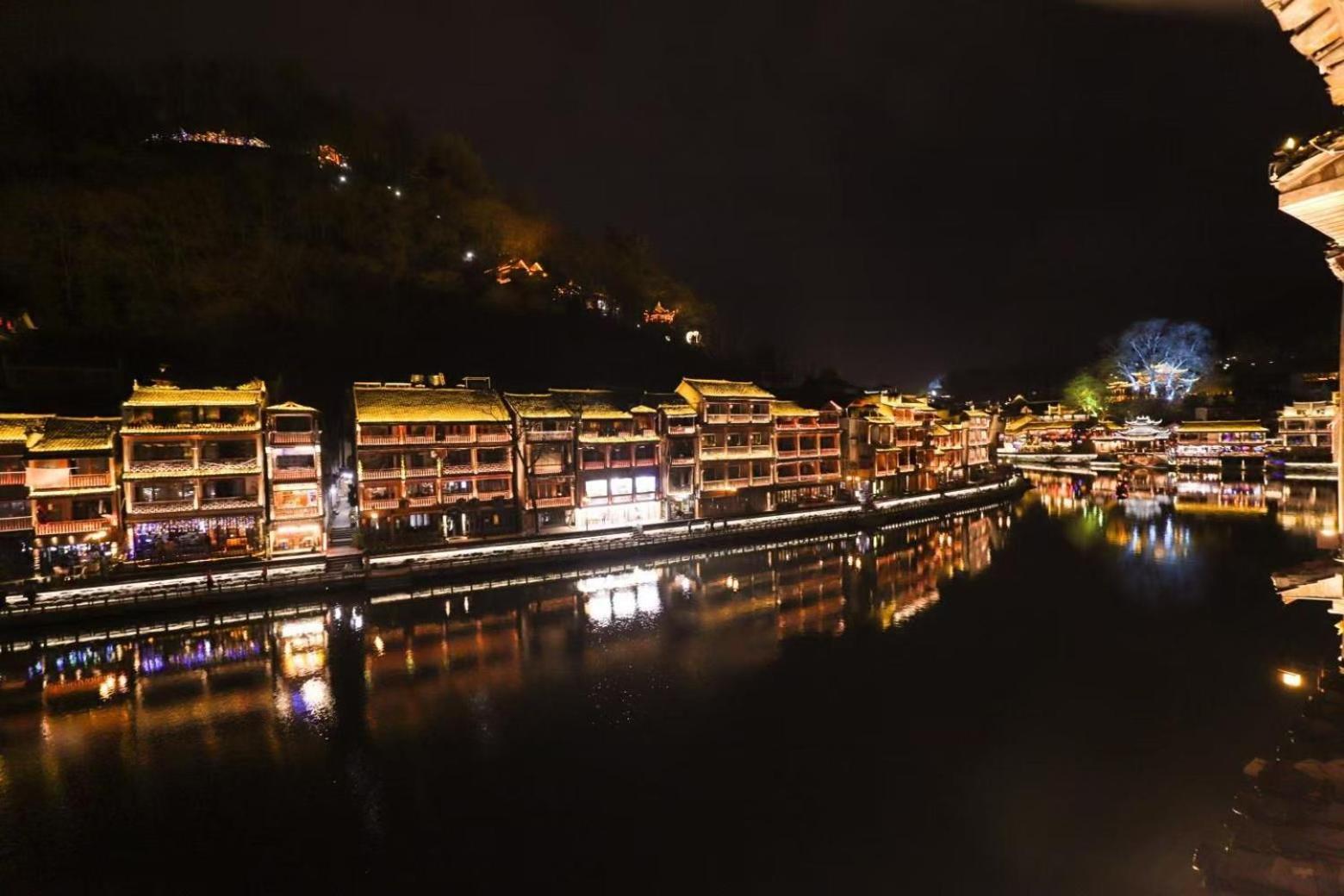 Fenghuang Ancient Town Lazy Cat Riverside Inn Εξωτερικό φωτογραφία