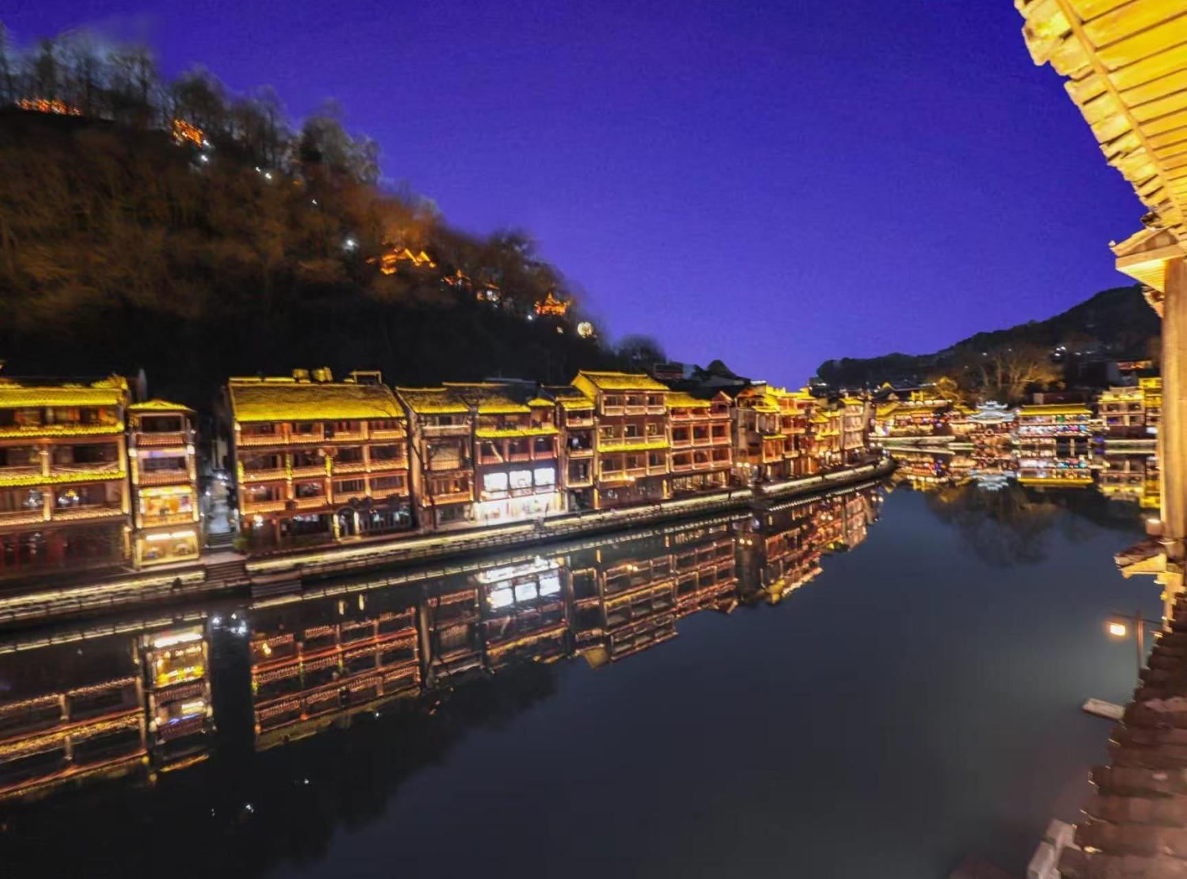 Fenghuang Ancient Town Lazy Cat Riverside Inn Εξωτερικό φωτογραφία