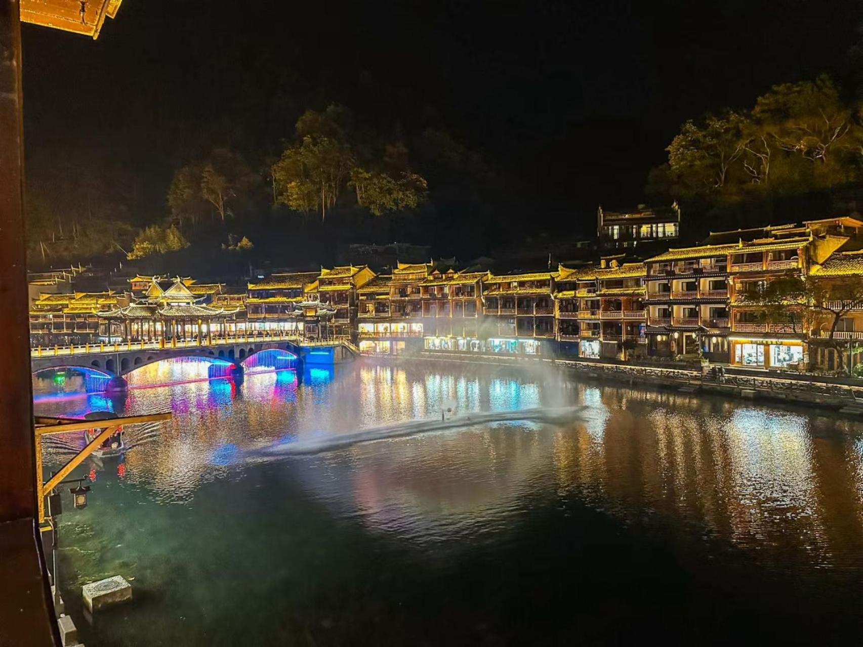 Fenghuang Ancient Town Lazy Cat Riverside Inn Εξωτερικό φωτογραφία