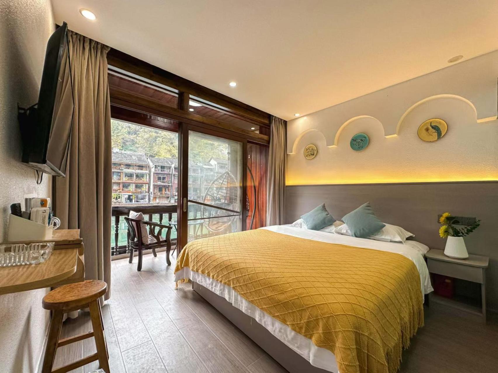 Fenghuang Ancient Town Lazy Cat Riverside Inn Εξωτερικό φωτογραφία