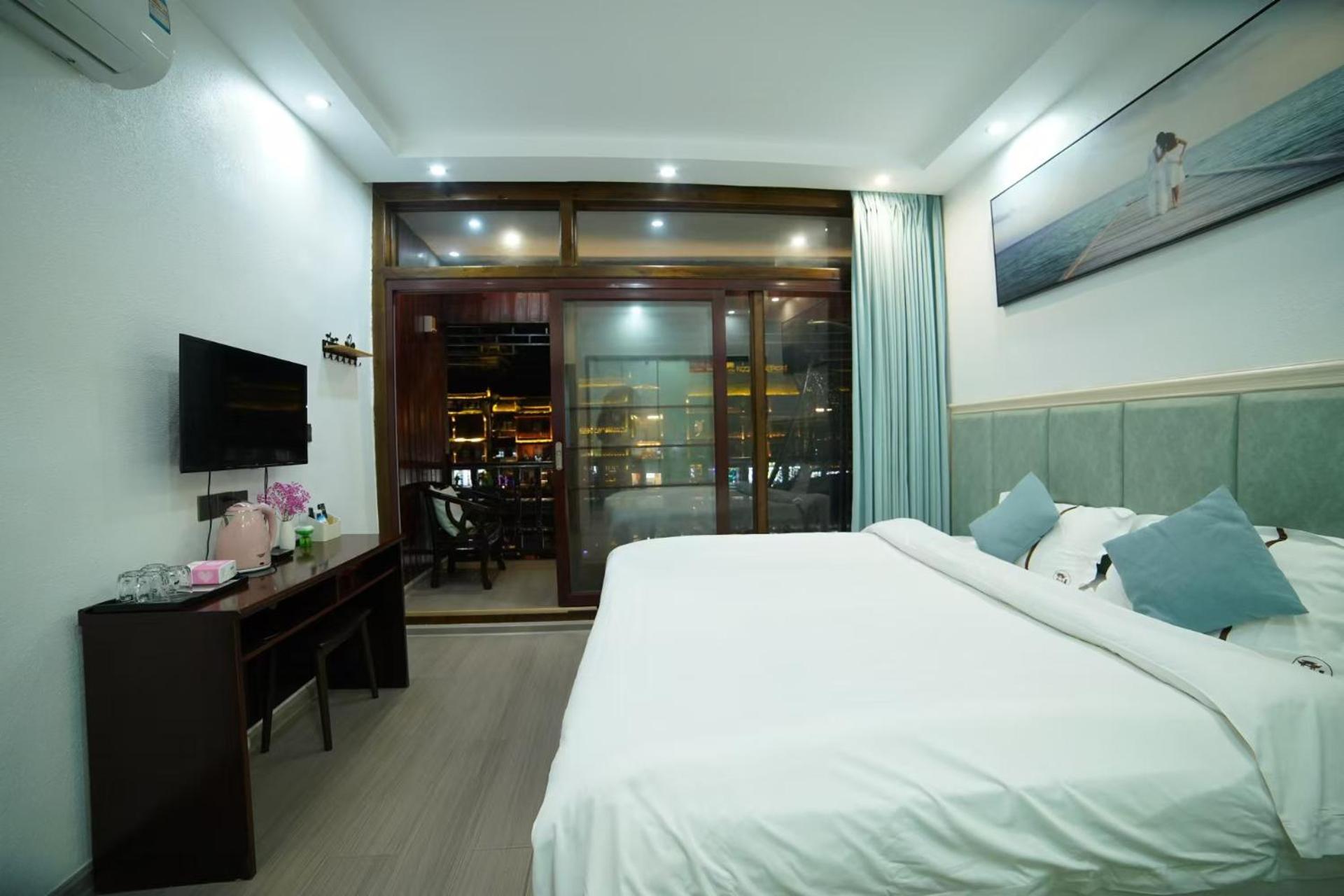 Fenghuang Ancient Town Lazy Cat Riverside Inn Εξωτερικό φωτογραφία