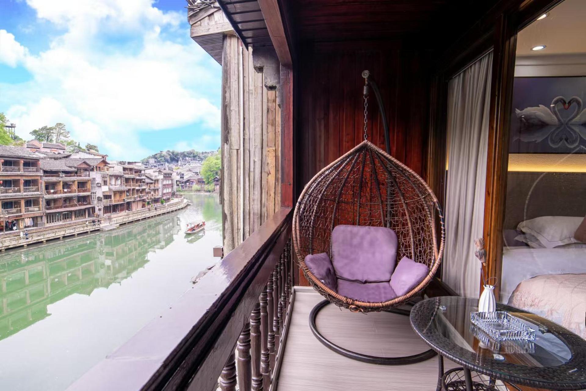 Fenghuang Ancient Town Lazy Cat Riverside Inn Εξωτερικό φωτογραφία