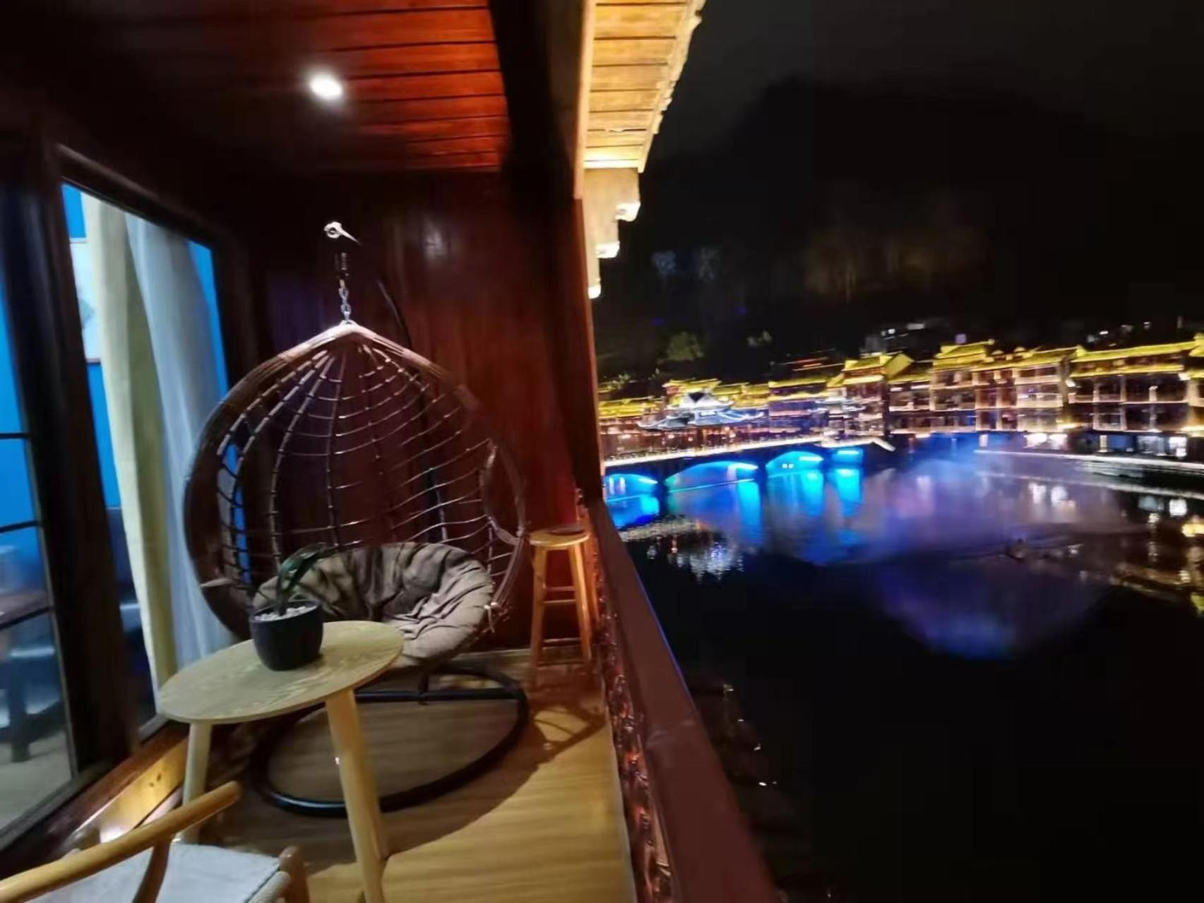 Fenghuang Ancient Town Lazy Cat Riverside Inn Εξωτερικό φωτογραφία